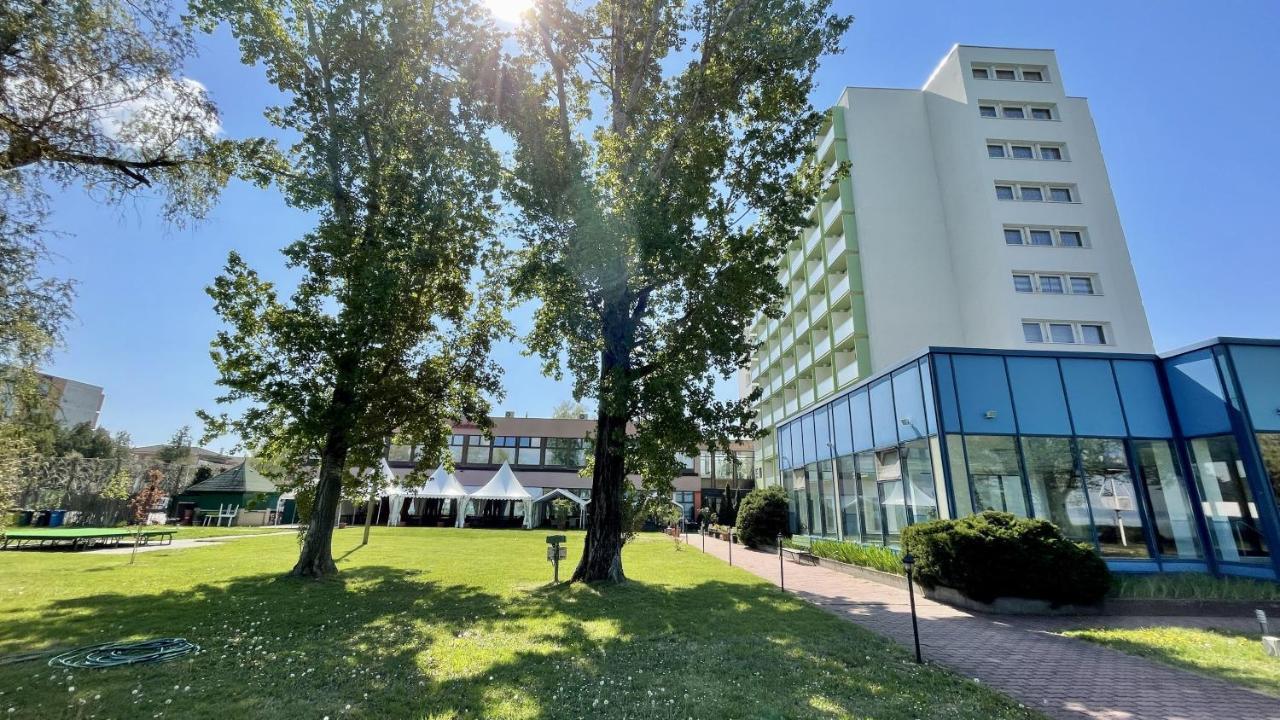 Hotel Magistern Konferencia Es Wellnesshotel Σίοφοκ Εξωτερικό φωτογραφία