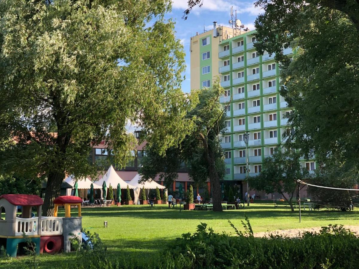 Hotel Magistern Konferencia Es Wellnesshotel Σίοφοκ Εξωτερικό φωτογραφία