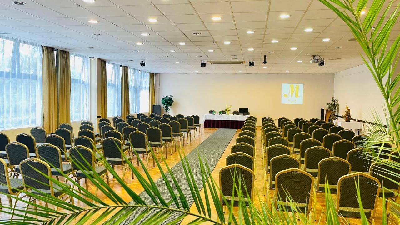 Hotel Magistern Konferencia Es Wellnesshotel Σίοφοκ Εξωτερικό φωτογραφία